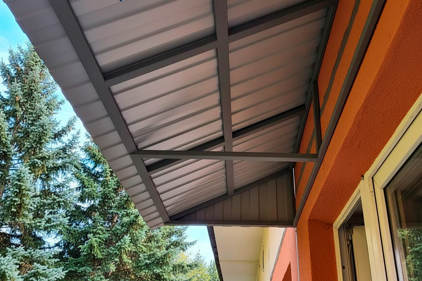 Козырек на балкон в Челябинске